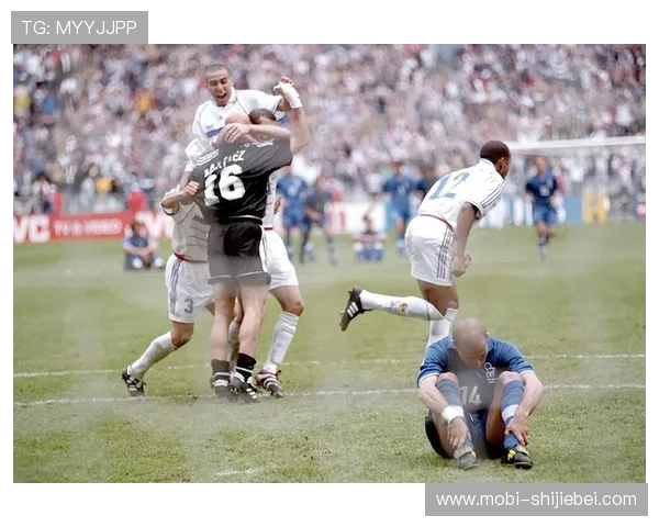 第一届世界杯冠军的比赛精彩瞬间与经典战役回顾 第一届世界杯冠军的比赛精彩瞬间与经典战役回顾